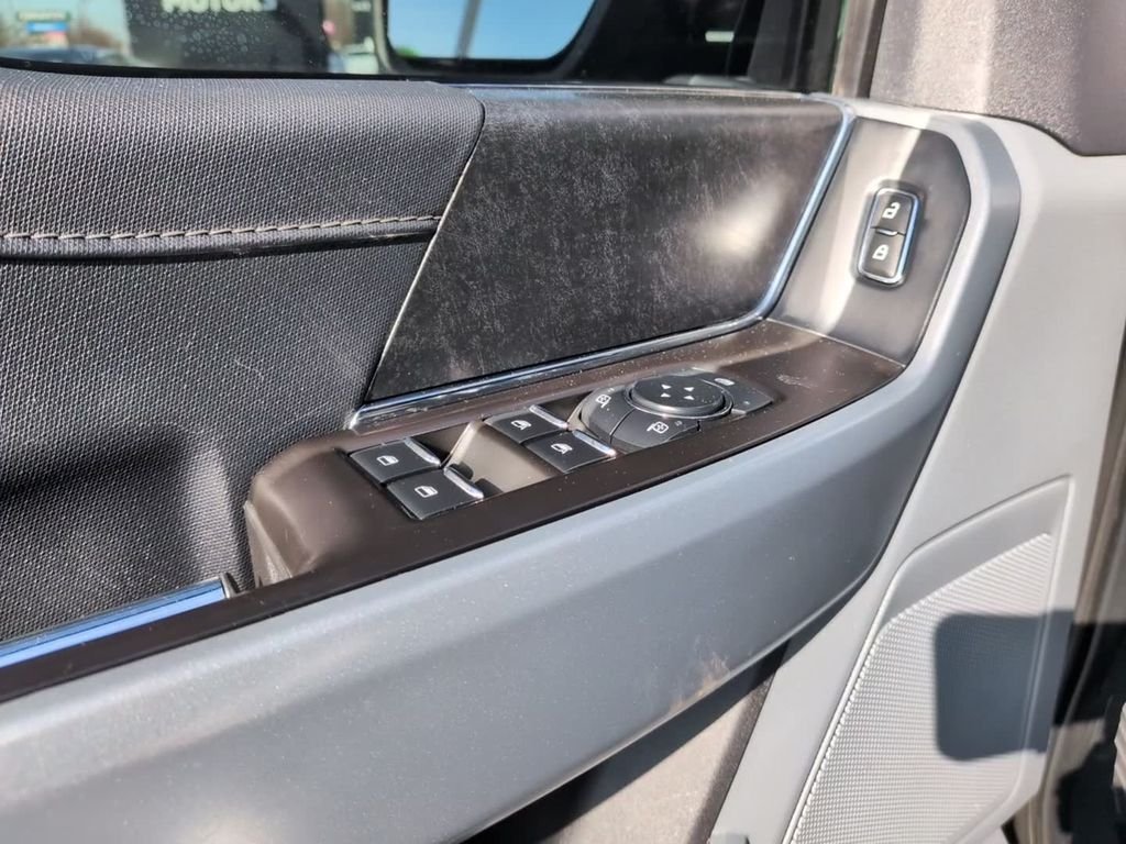 Used 2023 Black Ford XLT image 17