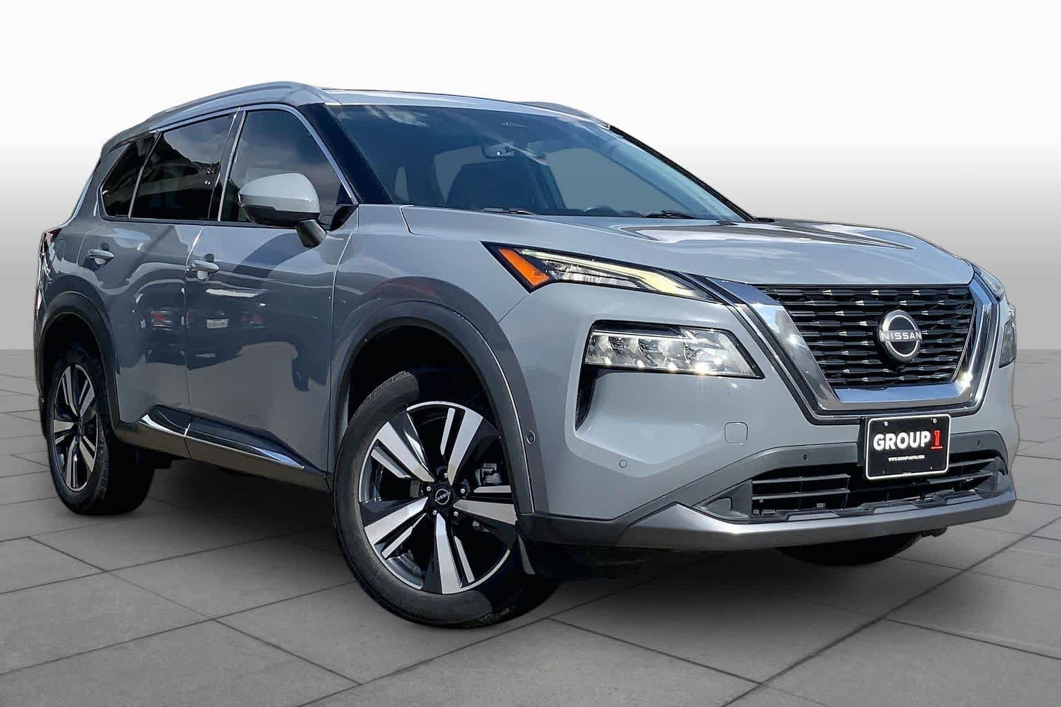 Used 2023 Boulder Gray Pearl Nissan SL image 3