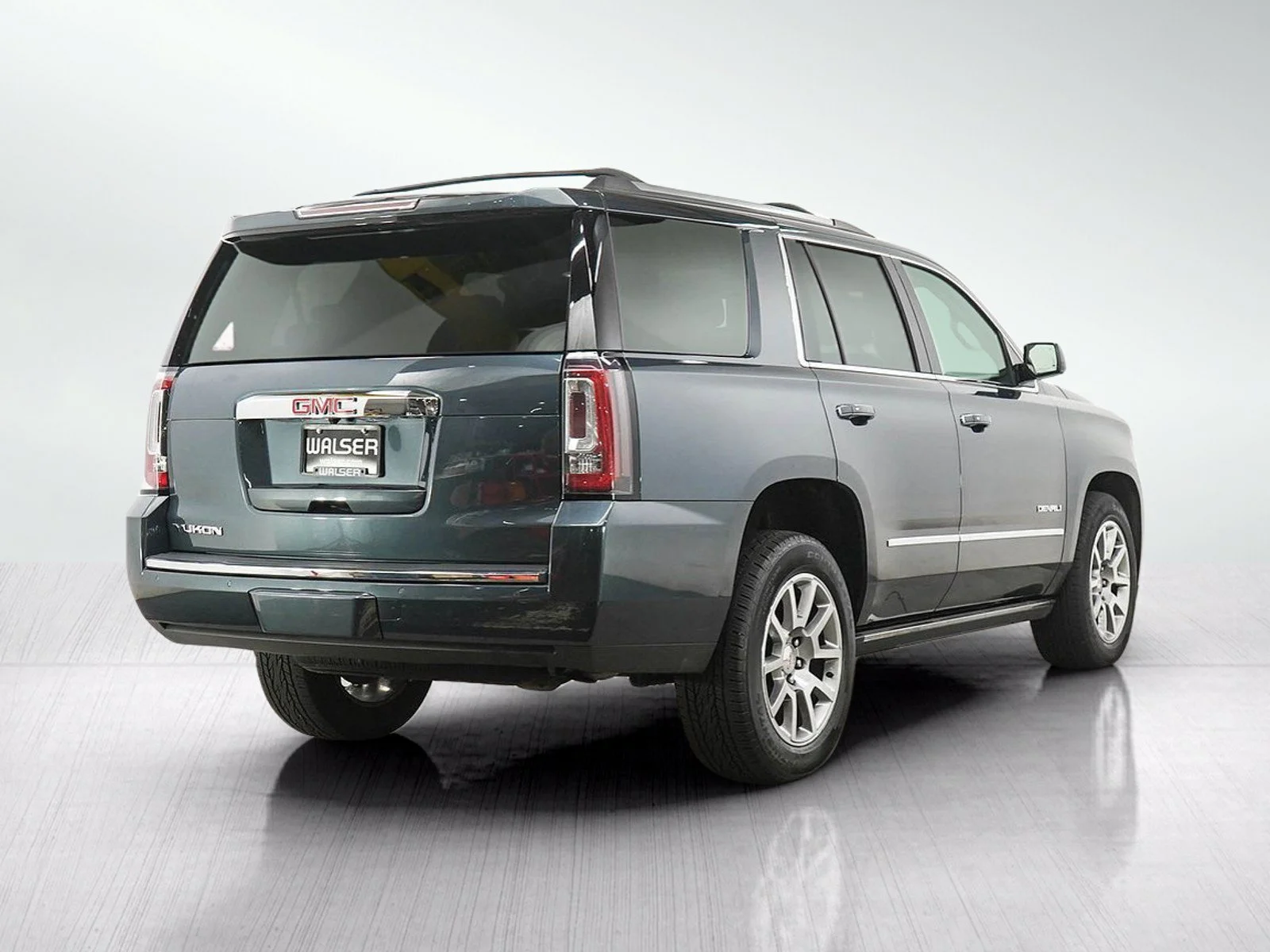 Used 2020 DARK SKY METALLIC GMC Denali image 5