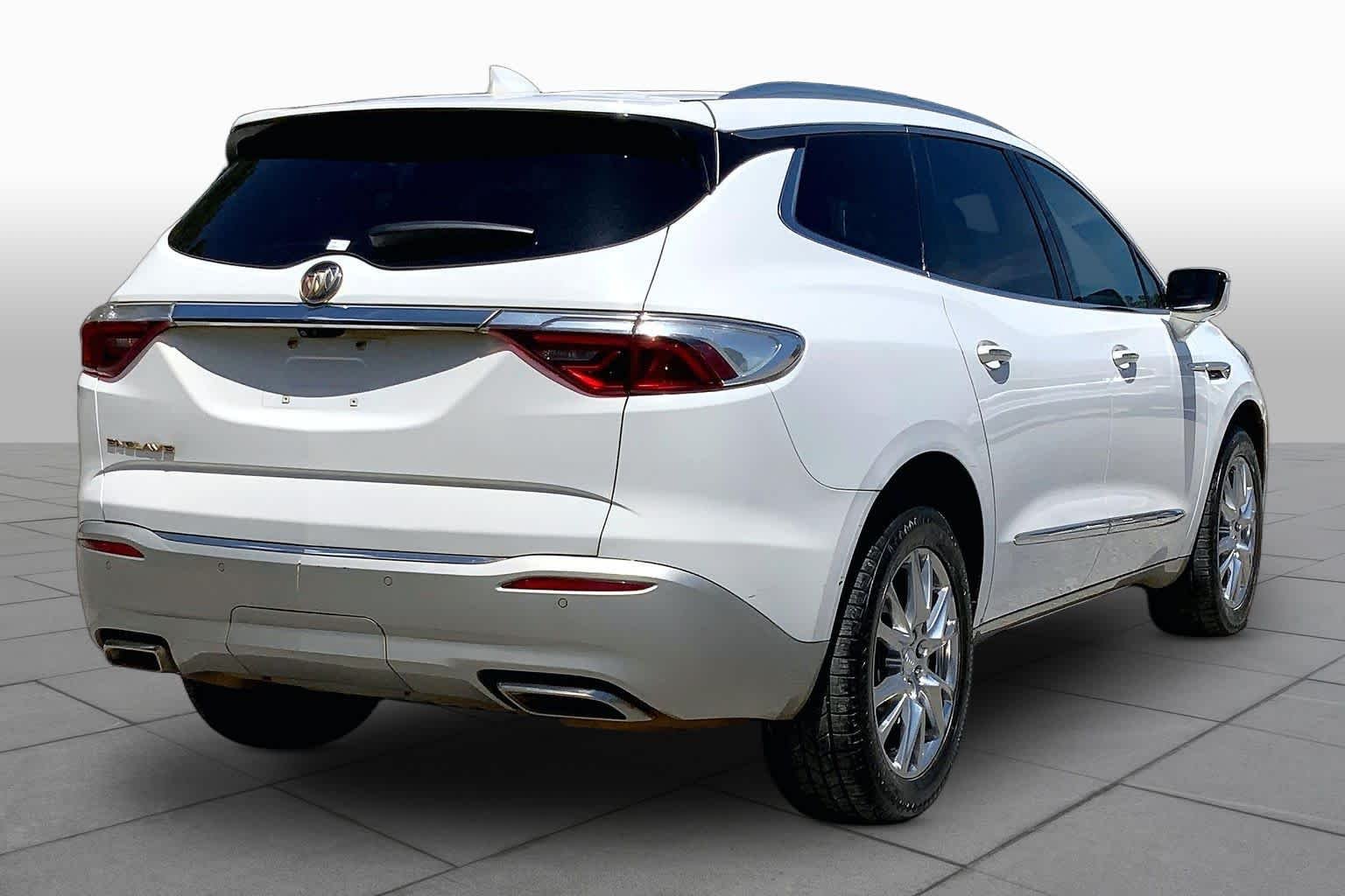 Used 2022 Summit White Buick Premium image 13