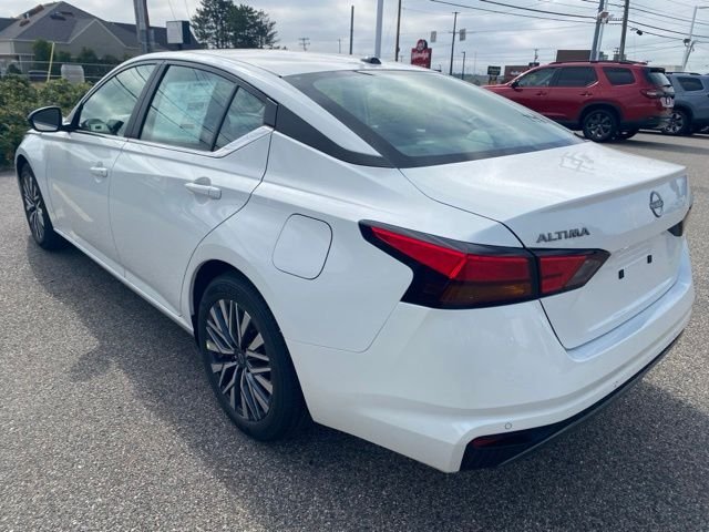 New 2026 Pearl White Nissan 2.5 SV image 24