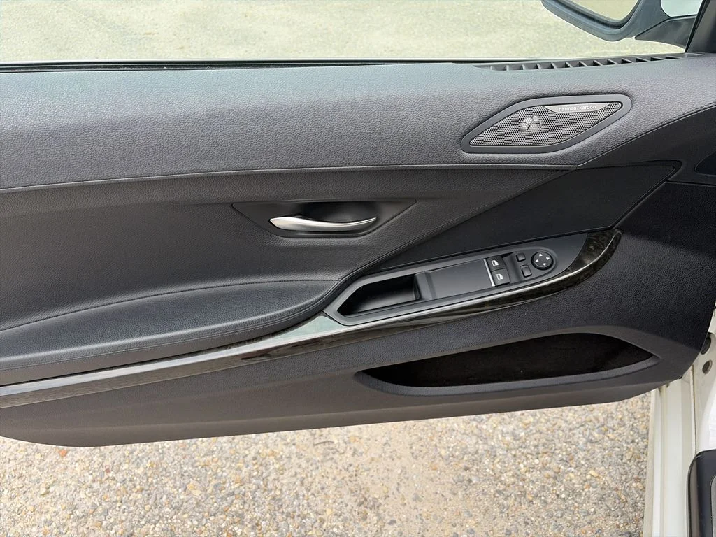 Used 2015 White BMW 640i image 19