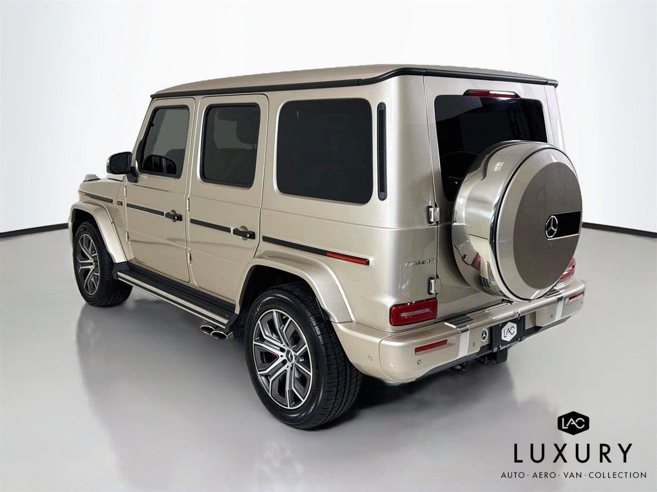 Used 2026 MANUFAKTUR Desert Silver Metallic Mercedes-Benz AMG® G 63 | AMG® Cross Spoke Wheels | Performance Pkg image 7