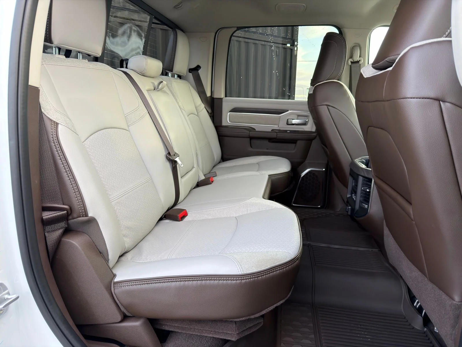 New 2026 Bright White Clear-Coat Exterior Paint RAM Laramie image 36