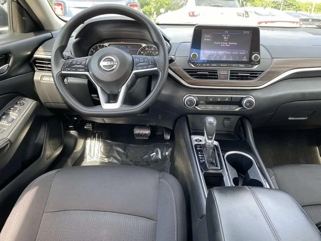 Used 2024 Black Nissan 2.5 SV image 7