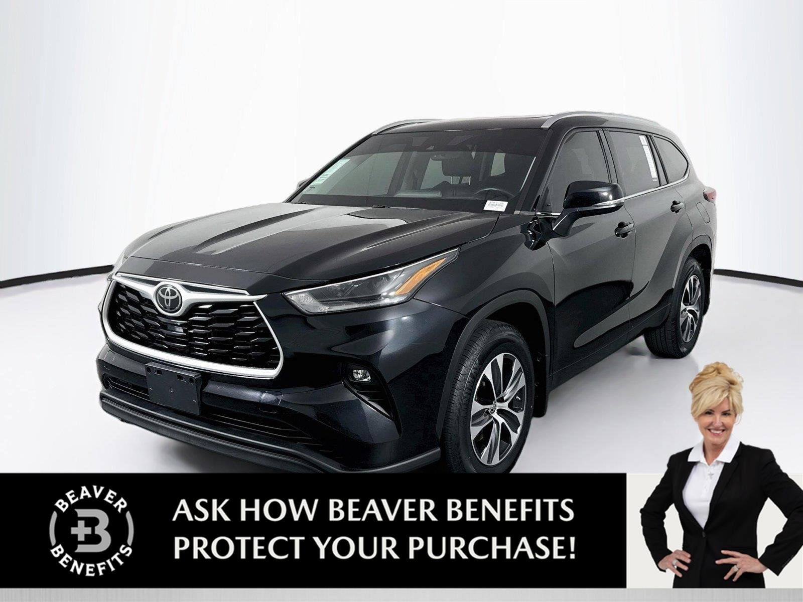 Used 2021 Midnight Black Metallic Toyota XLE image 1