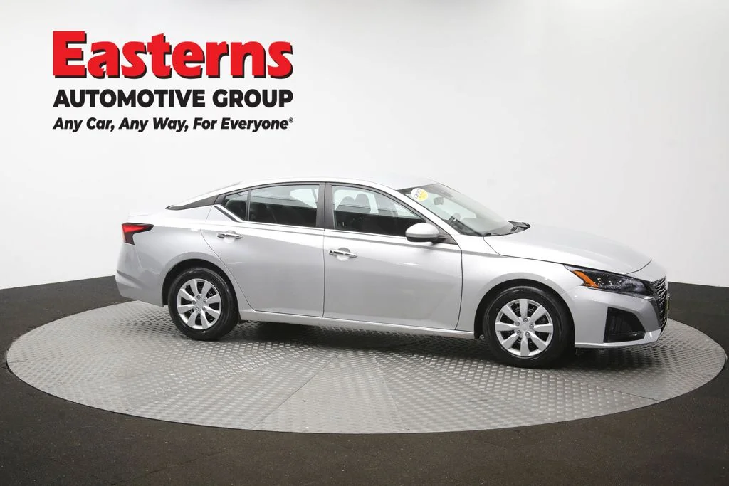 Used 2023 Silver Nissan 2.5 S image 45