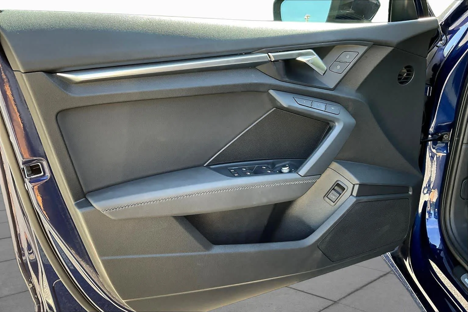 Used 2023 Navarra Blue Metallic Audi Premium image 43