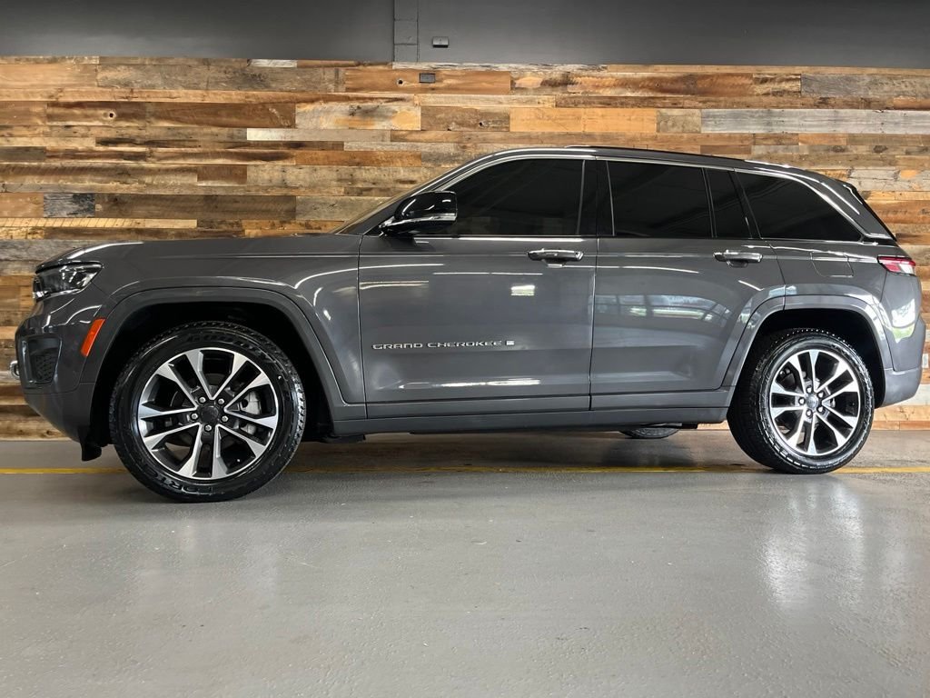 Used 2022 Gray Metallic Jeep Overland image 16