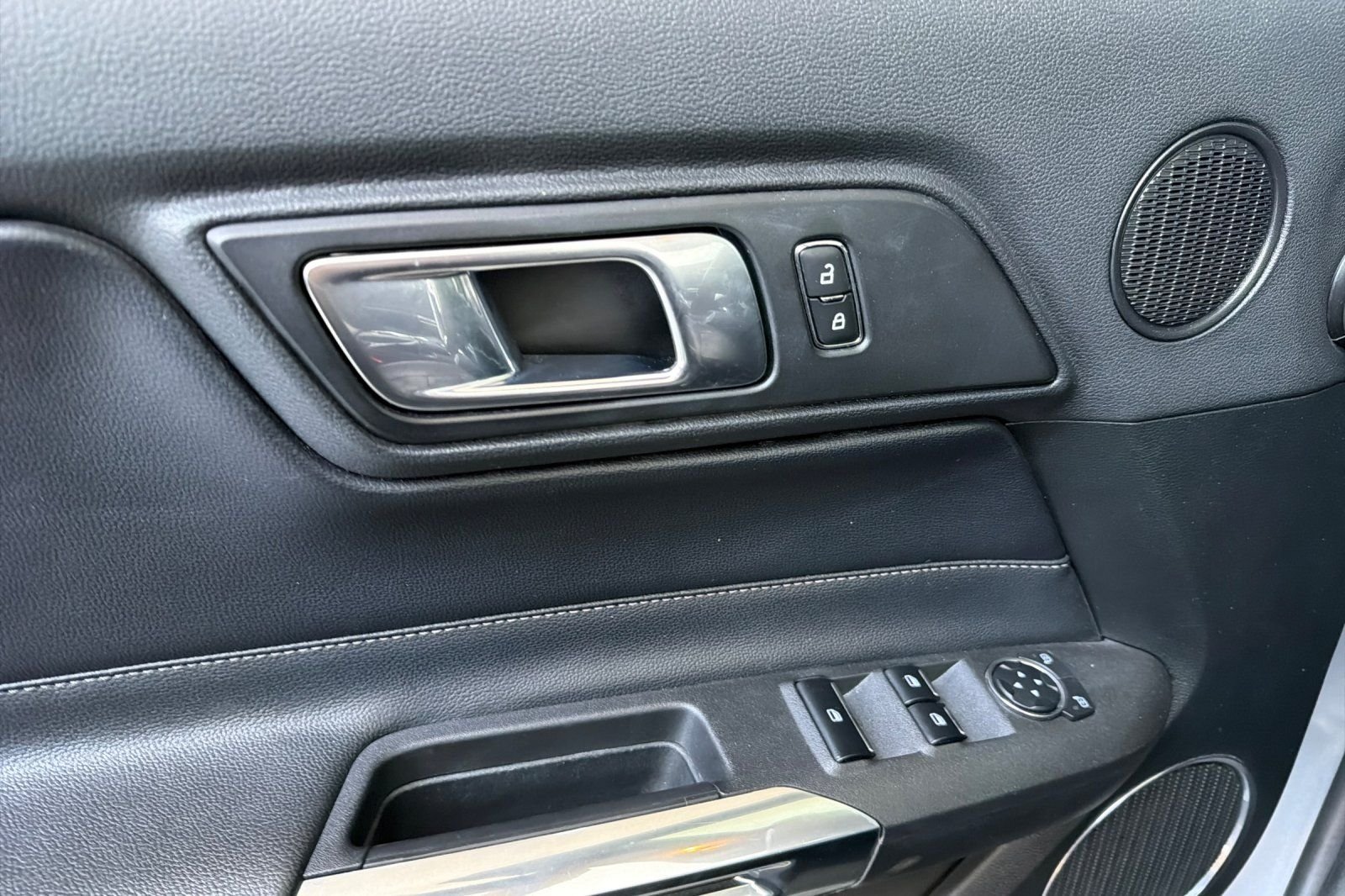 2023 Ford Mustang EcoBoost Premium - Photo 12