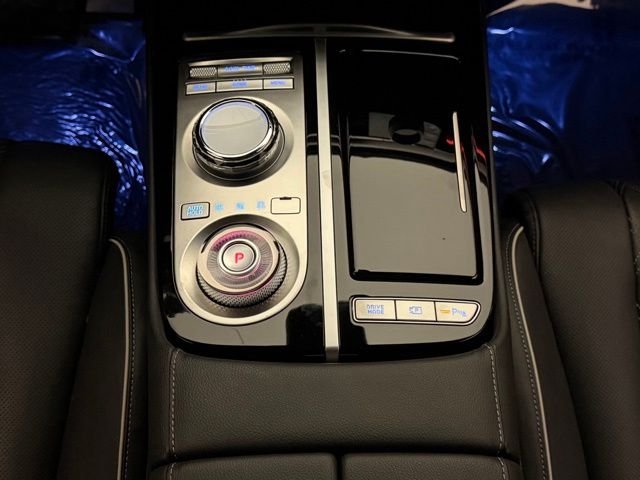 Used 2023 Capri Blue Genesis 2.5T image 34