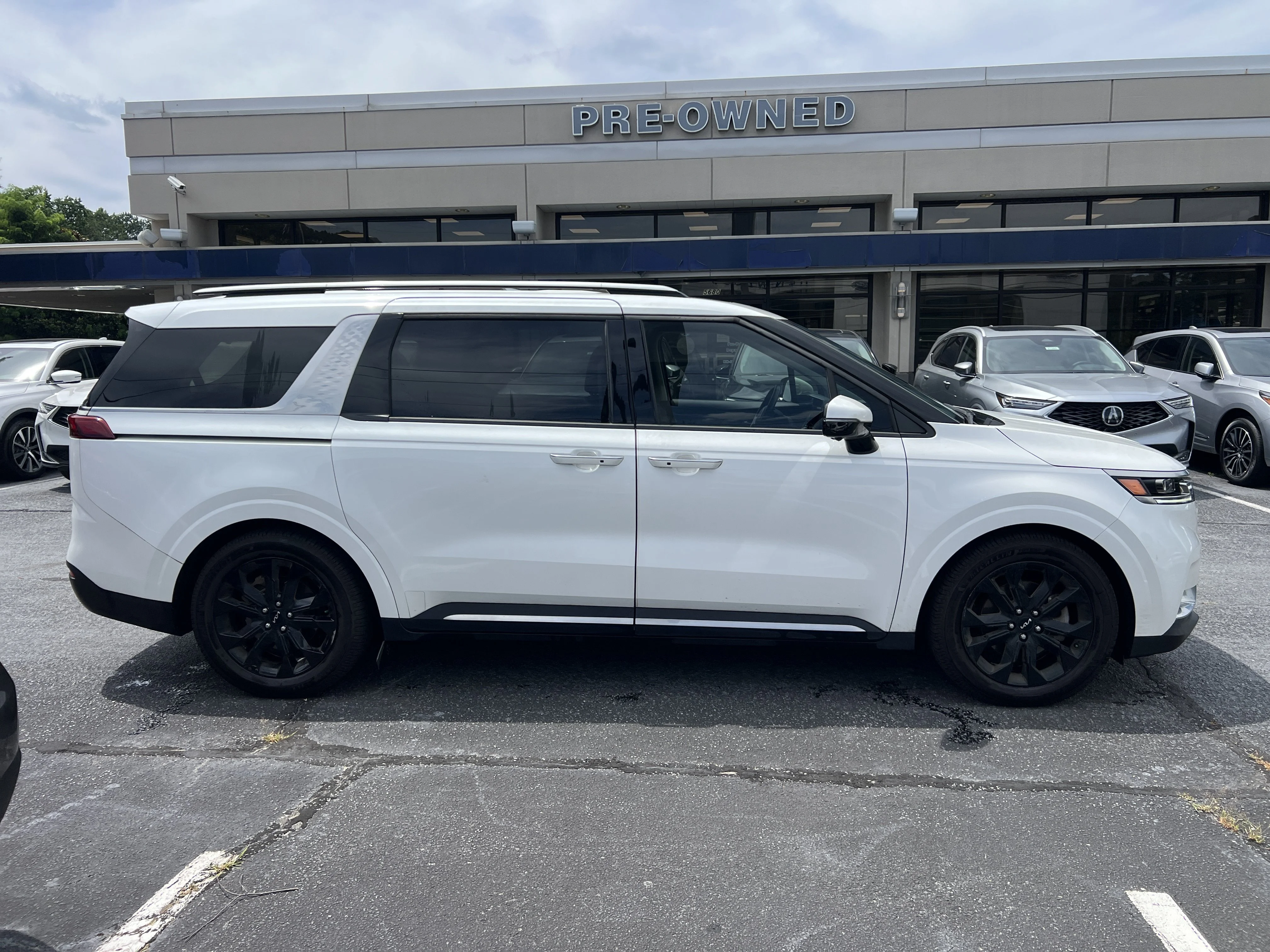 Certified Used 2023 Snow White Pearl Kia SX Prestige image 6