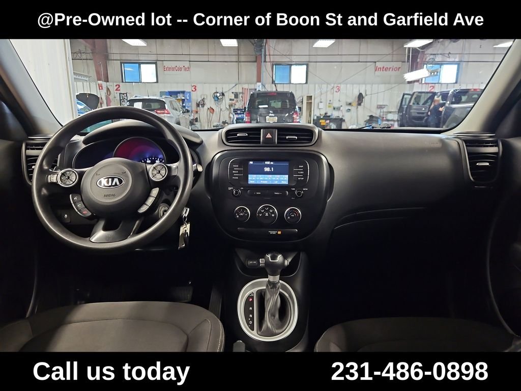 Used 2019 Red Kia Base image 18