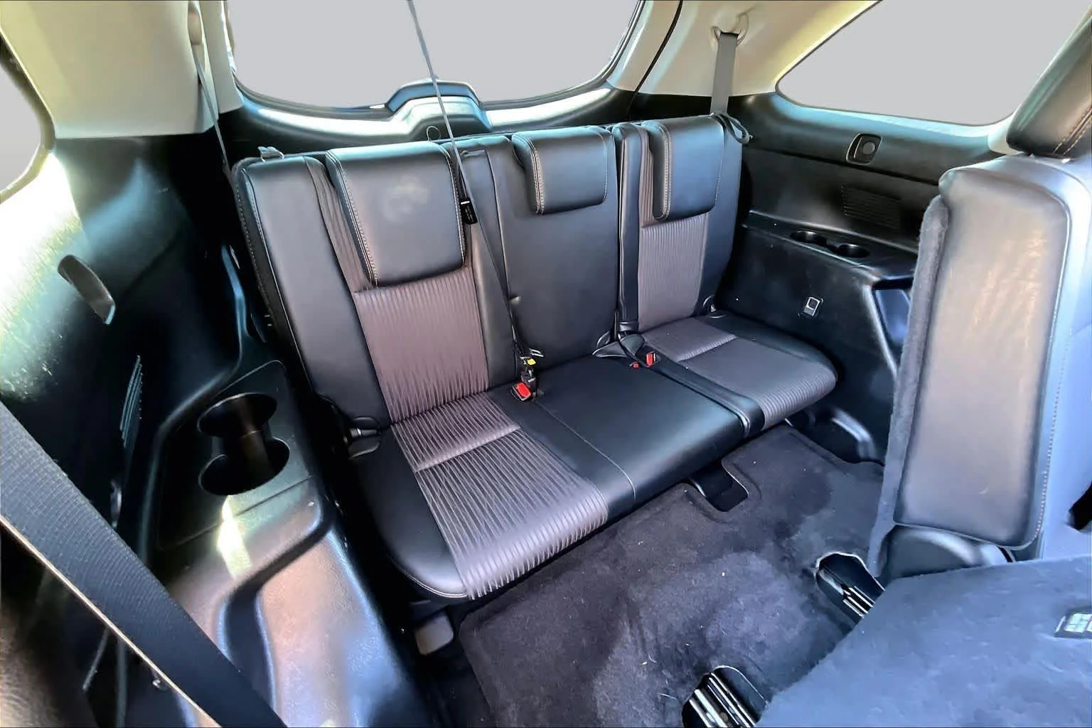 Used 2017 Blizzard Pearl Toyota LE image 19
