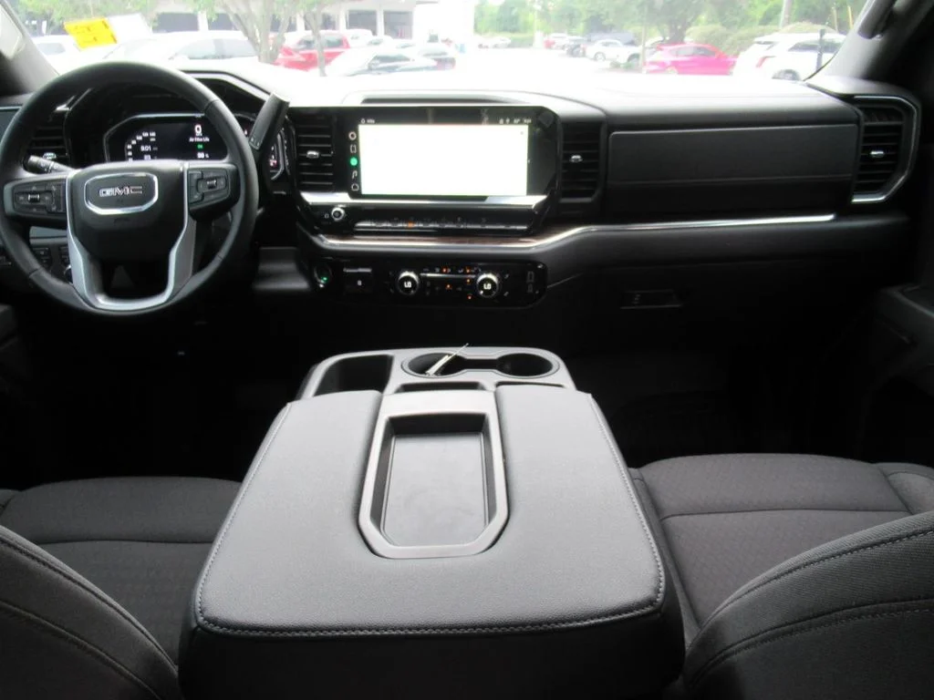 Used 2024 White GMC Elevation image 11