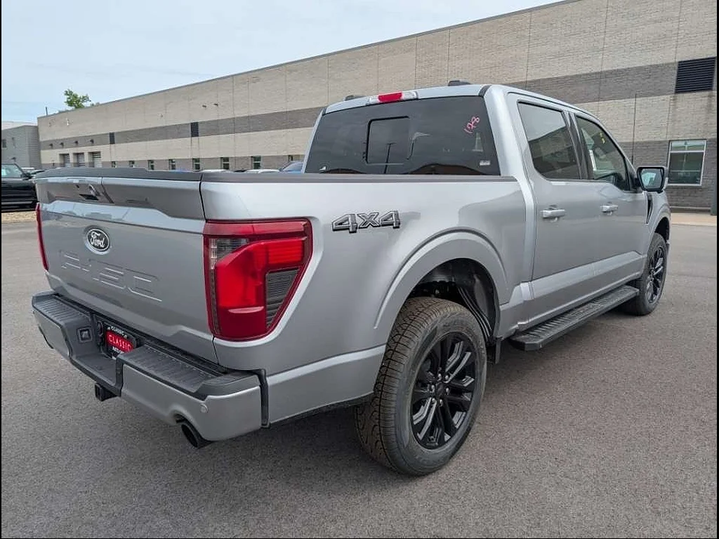 New 2026 Iconic Silver Metallic Ford XLT image 3