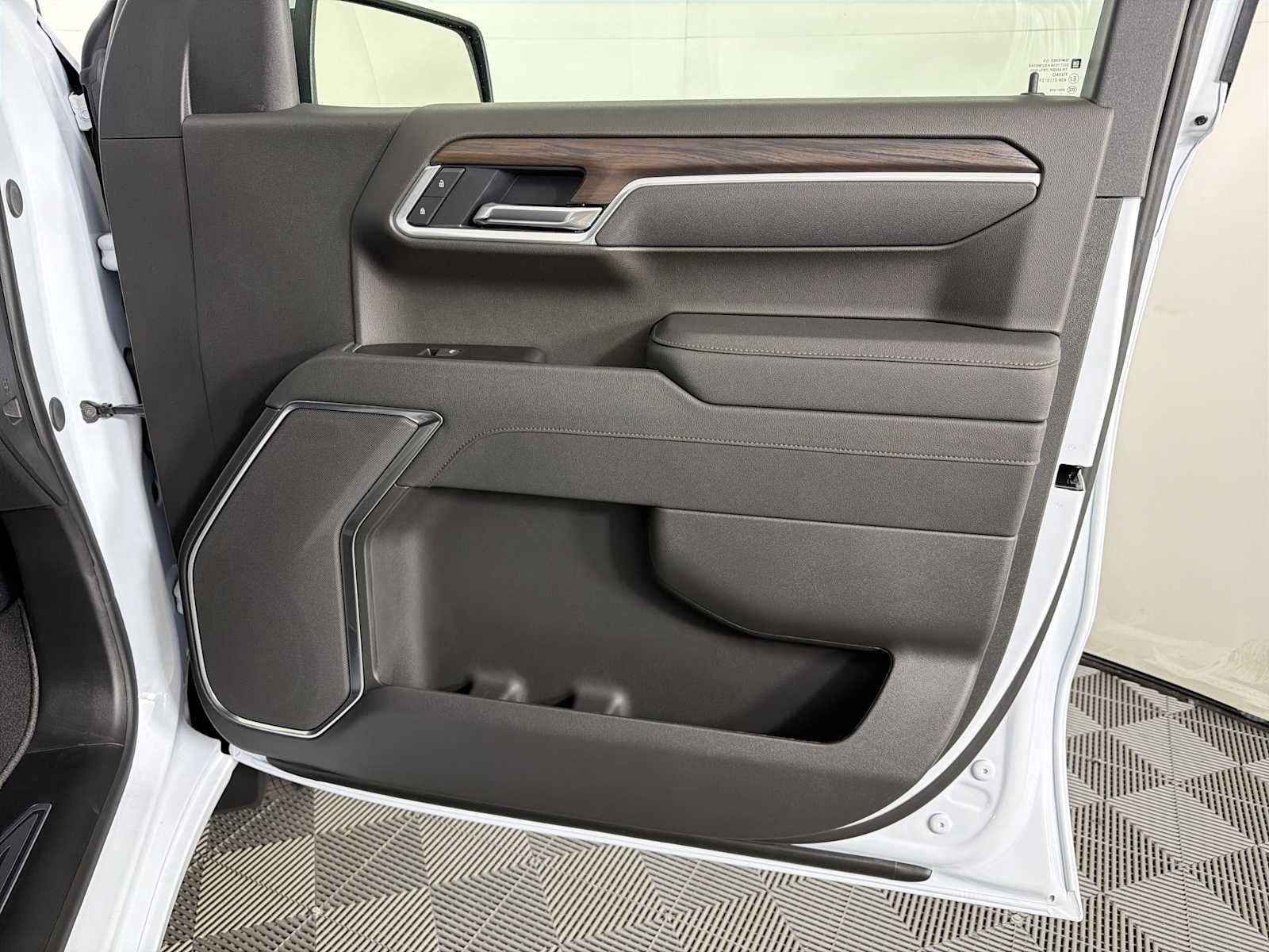 2026 GMC Sierra 1500 SLT - Photo 12