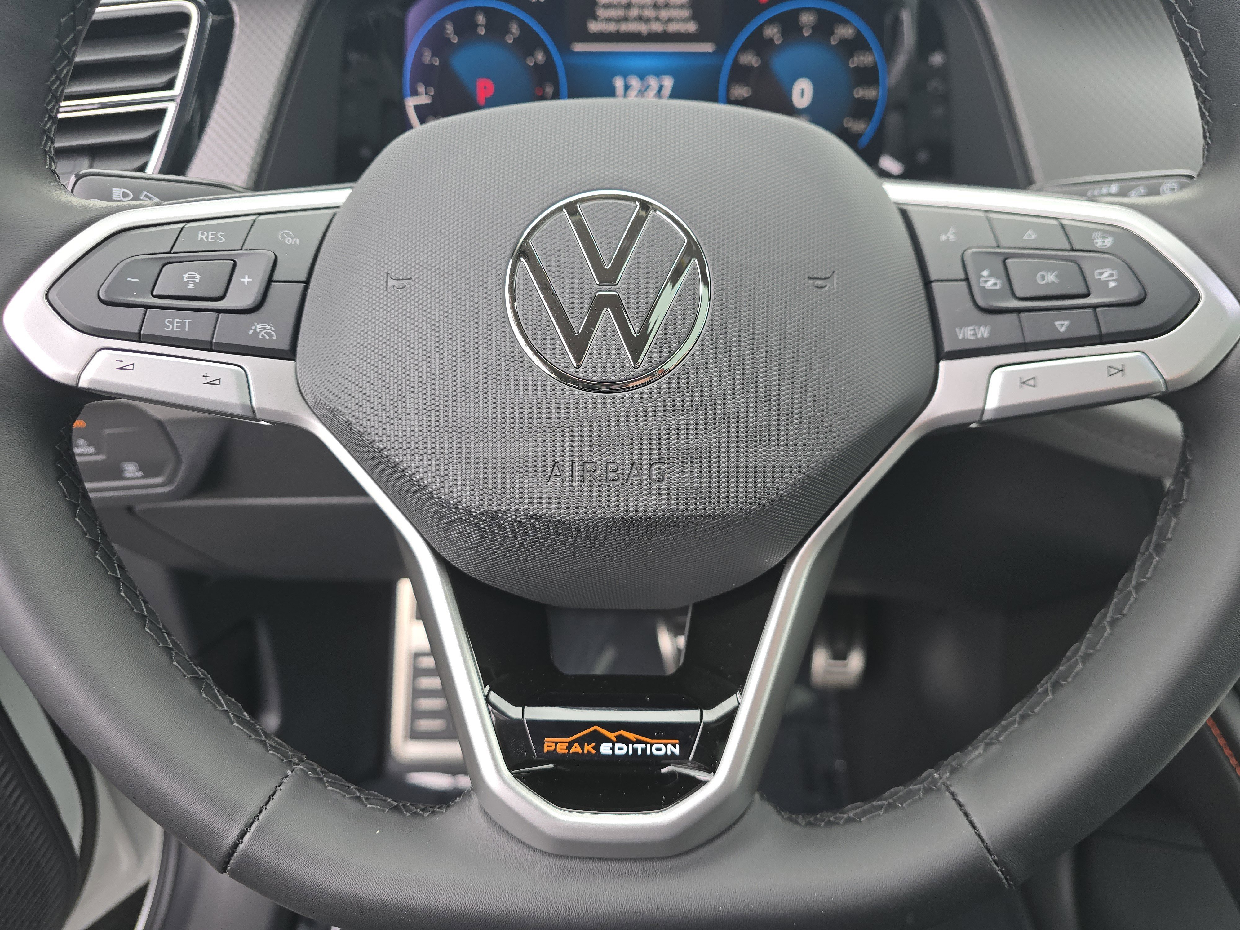 New 2026 Opal White Pearl Volkswagen 2.0T Peak Edition image 22