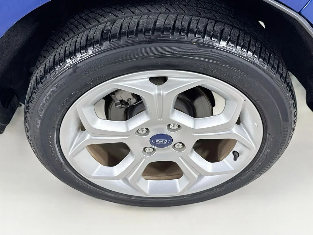 Used 2021 Lightning Blue Metallic Ford SE image 40