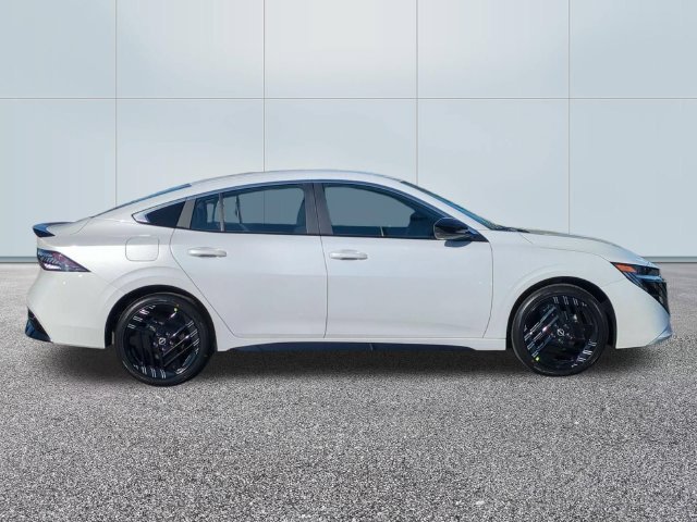 New 2027 Aspen White TriCoat Nissan SR image 4