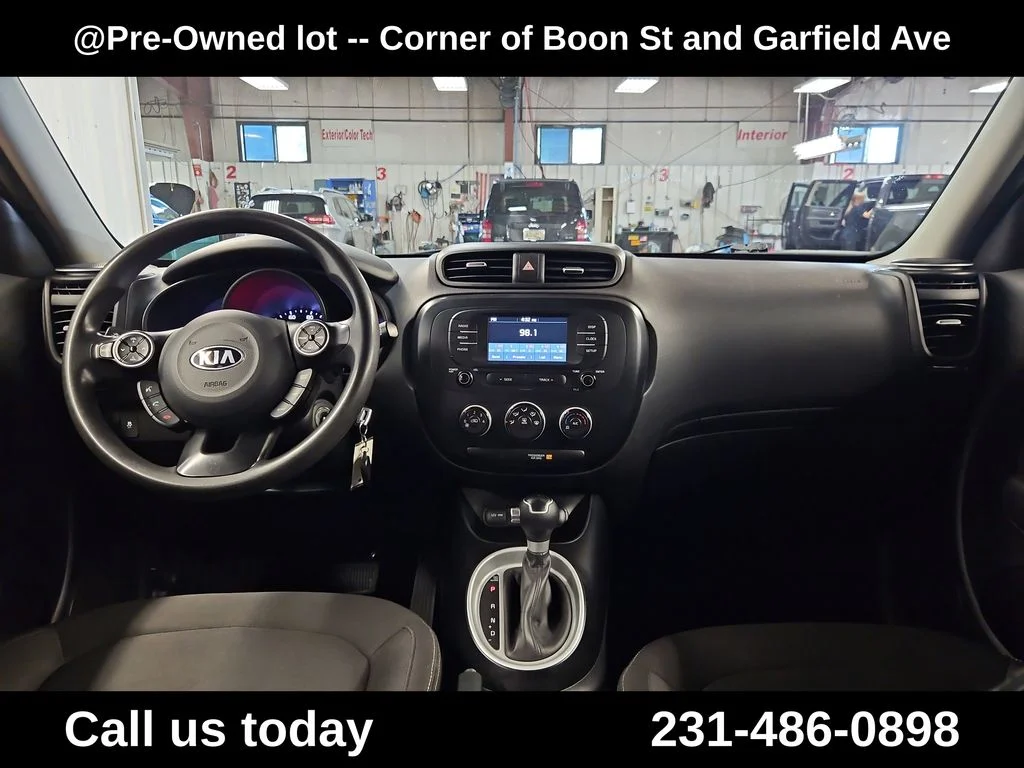 Used 2019 Red Kia Base image 18