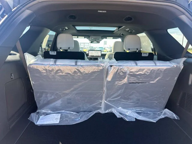 New 2027 Avalanche Gray Ford Platinum™ image 24