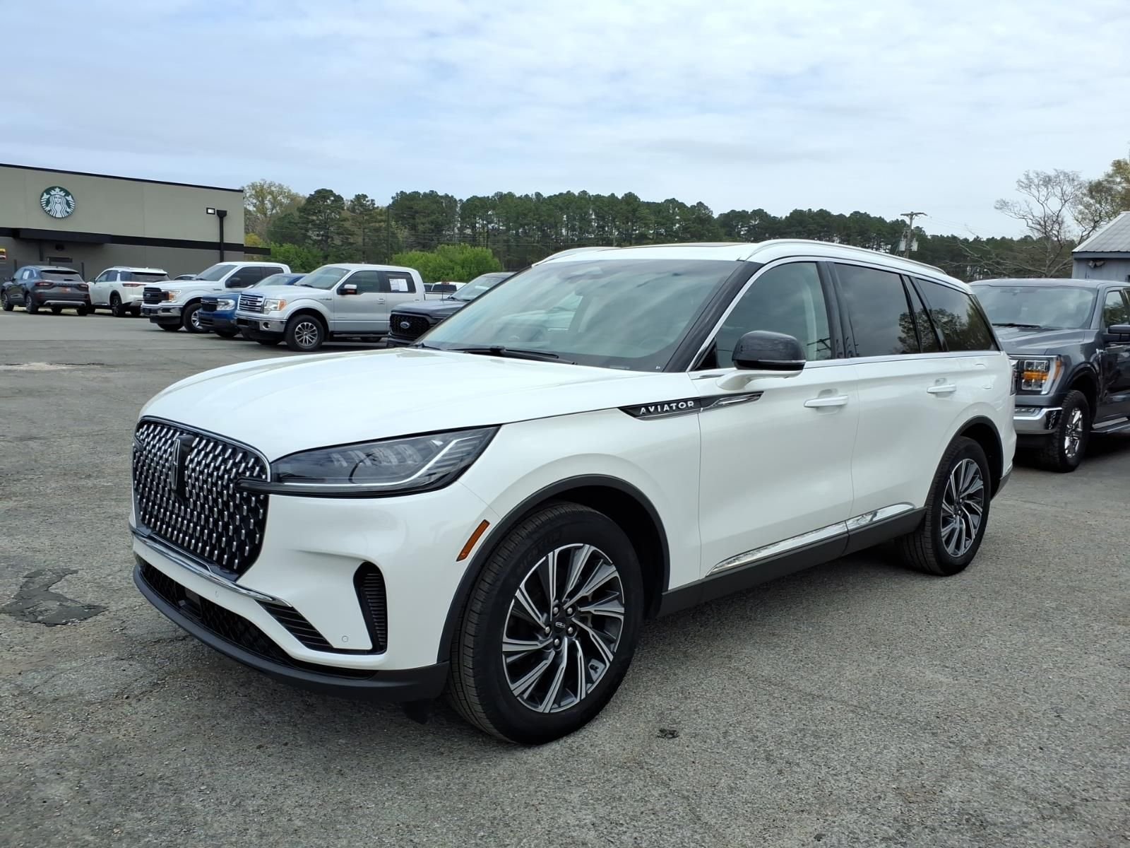 2025 Lincoln Aviator Premiere AWD's photo