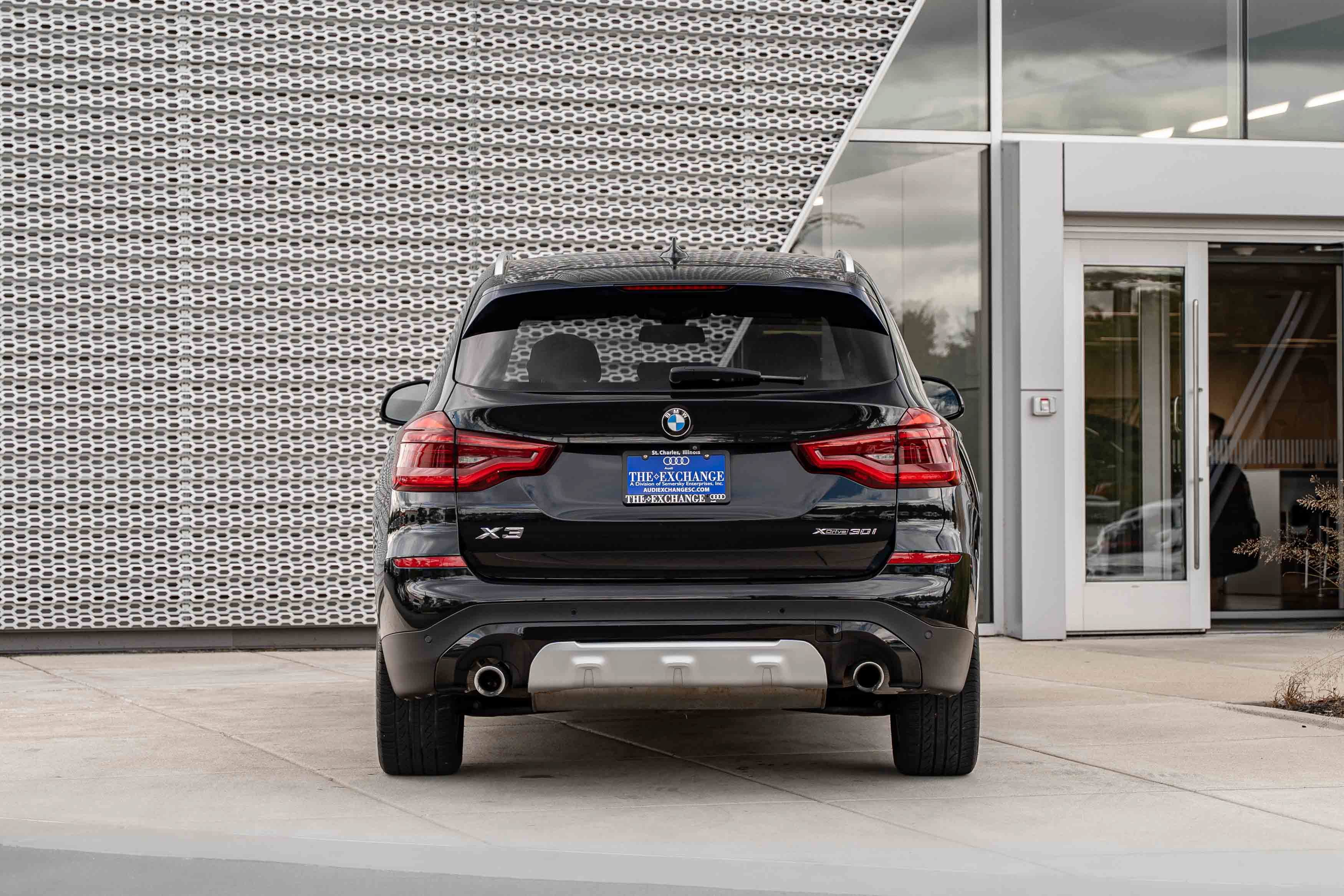 Used 2018 Black Sapphire Metallic BMW xDrive30i image 25
