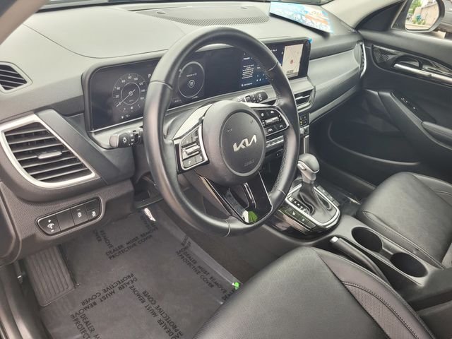 Used 2024 Black Kia EX image 12