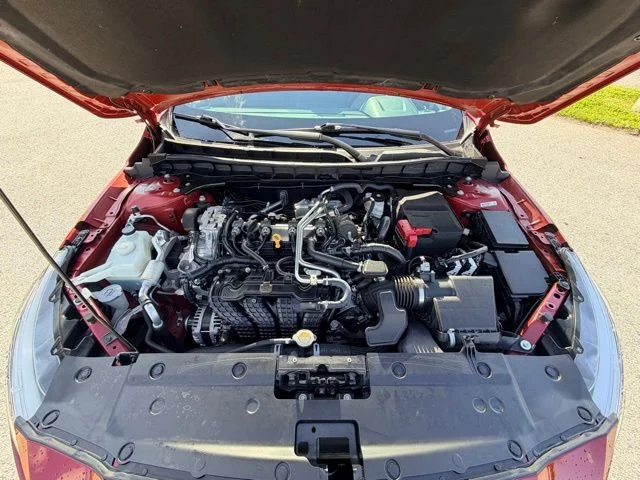 Used 2021 Scarlet Nissan 2.5 SR image 25