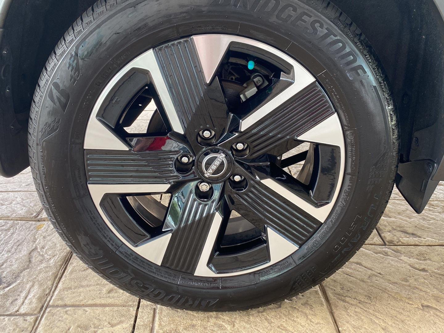 Certified Used 2025 Fresh Powder Nissan SV image 12