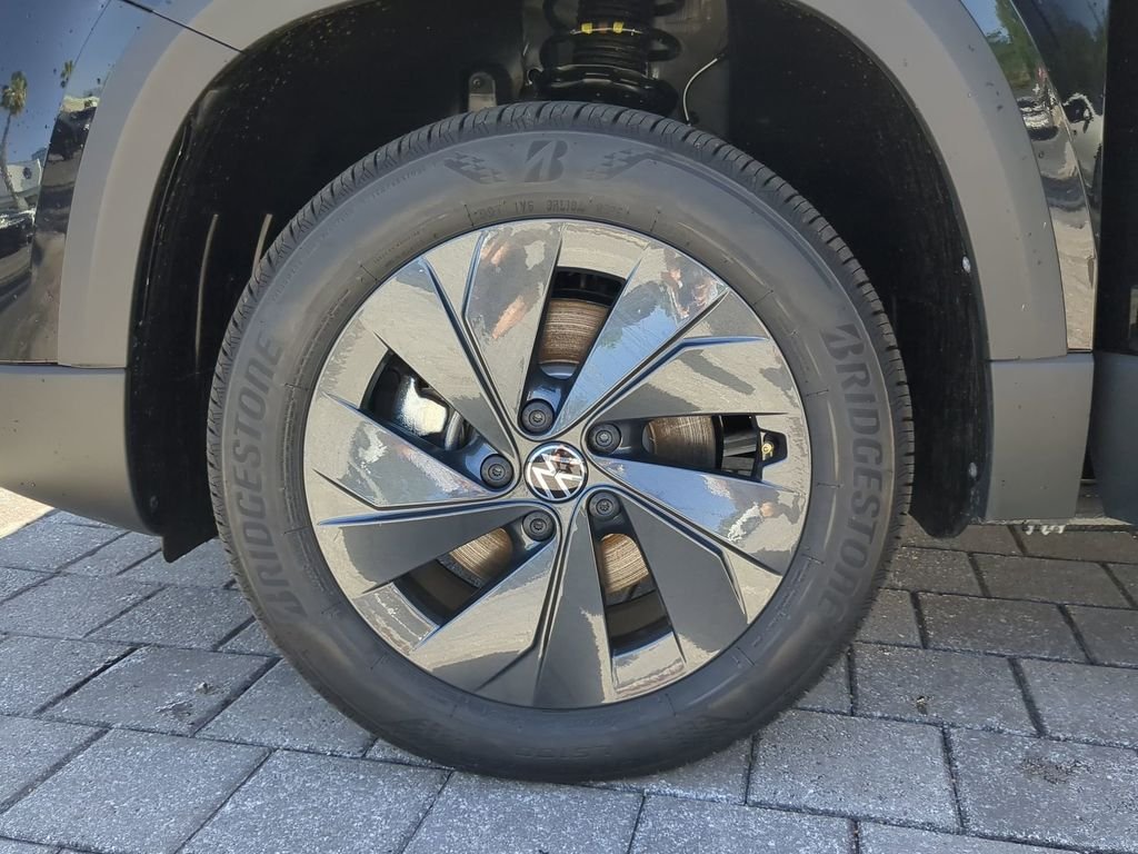 New 2026 Black Volkswagen 1.5T S image 29