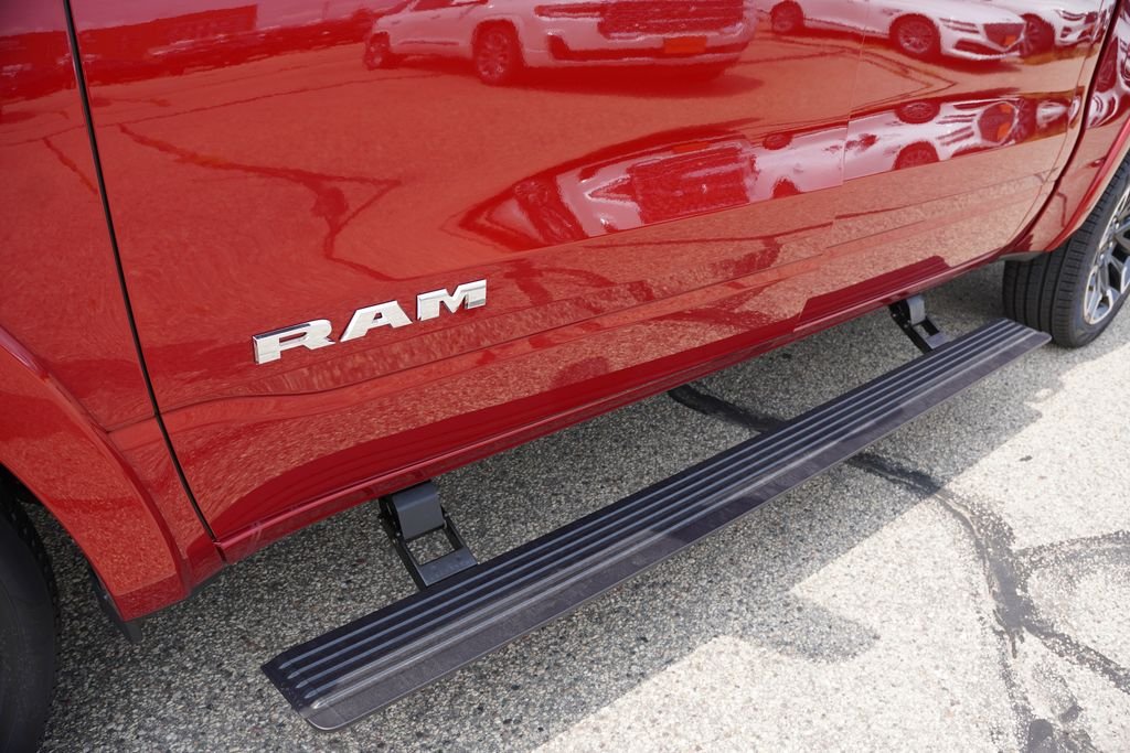 New 2026 Molten Red Pearl-Coat Exterior Paint RAM Limited image 10