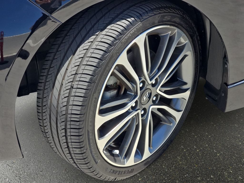 Used 2016 Black Hyundai Turbo image 33