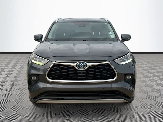 Used 2020 Gray Toyota Platinum image 2