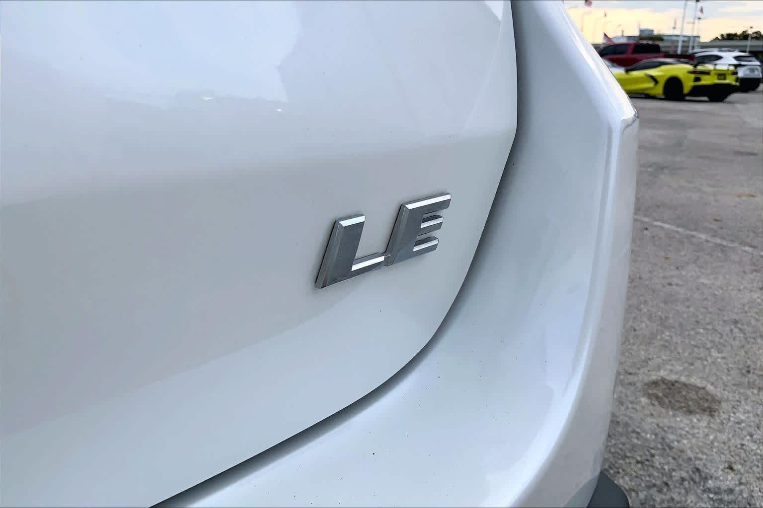 Used 2019 Blizzard Pearl Toyota LE image 9