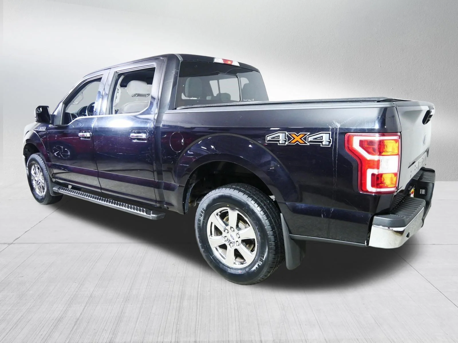 Used 2020 Agate Black Metallic Ford XLT image 5