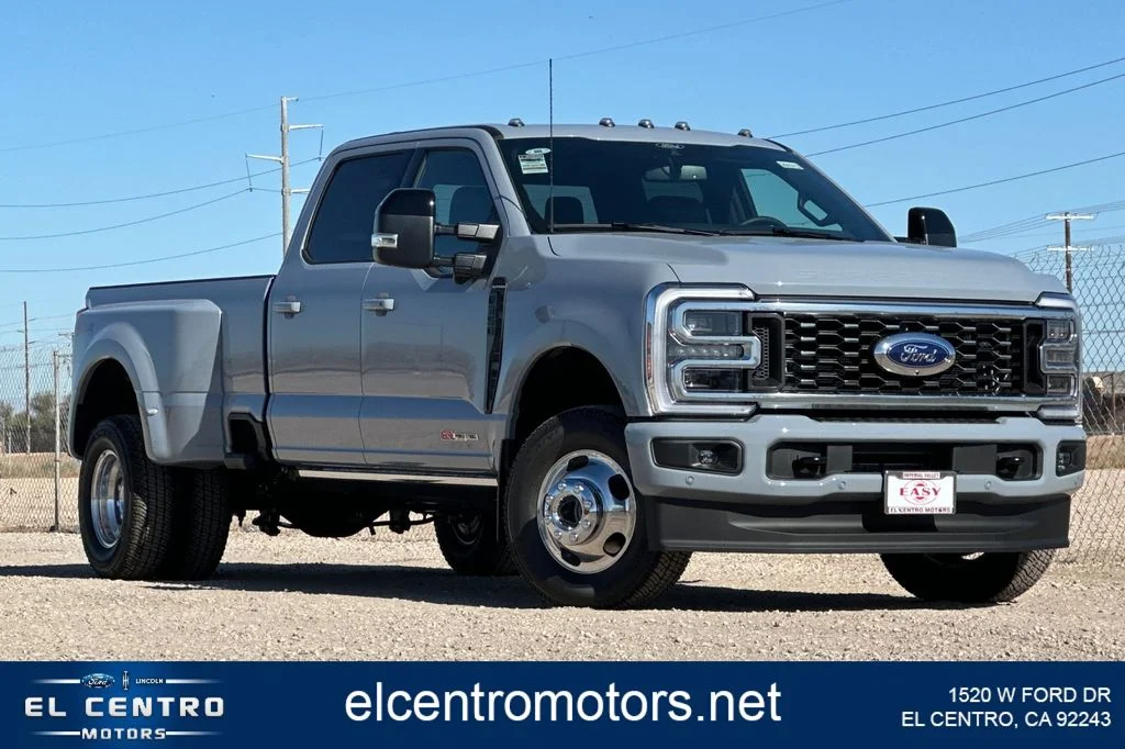 2026 Ford F-350 Platinum 4x4 Crew Cab 8' Box DRW's photo