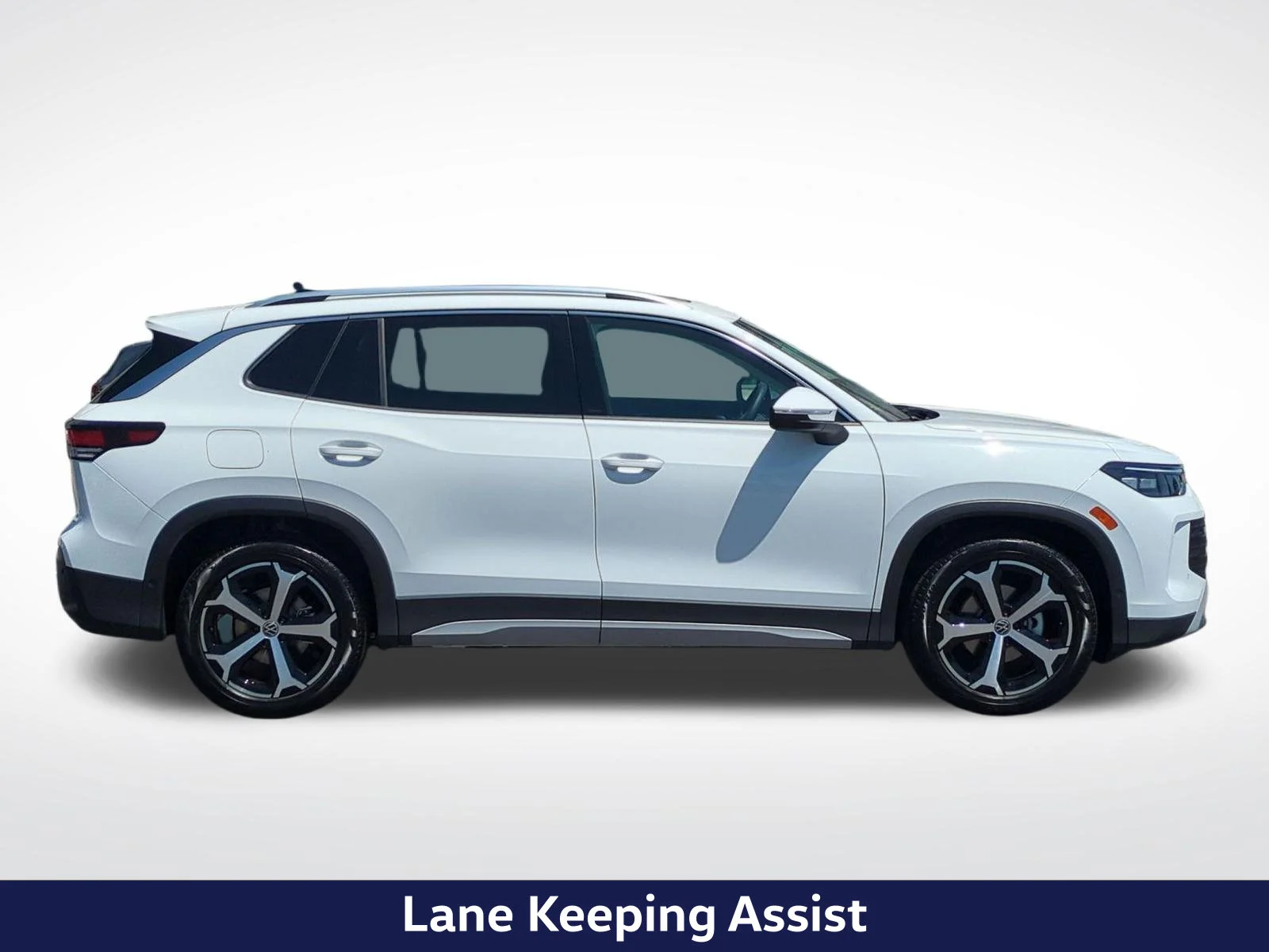 New 2026 White/off-white Volkswagen SE image 6