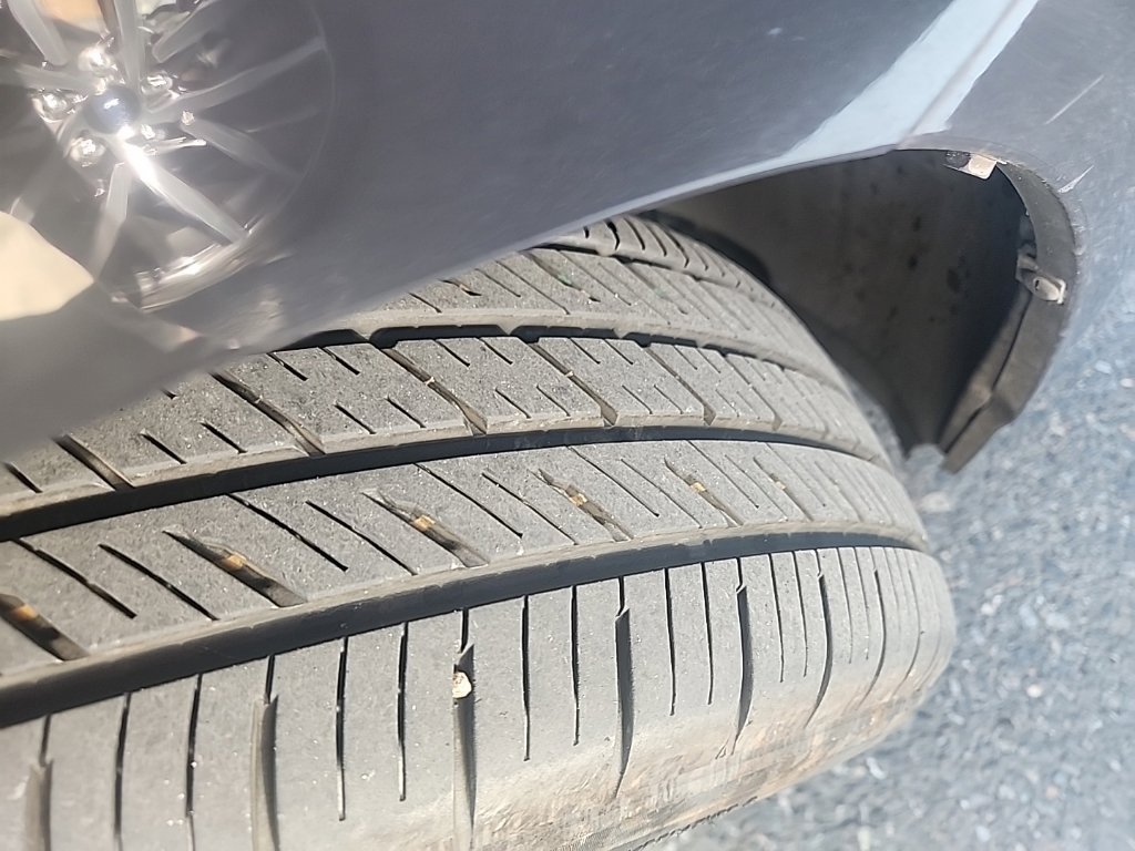 Used 2015 Gray Toyota Three image 10