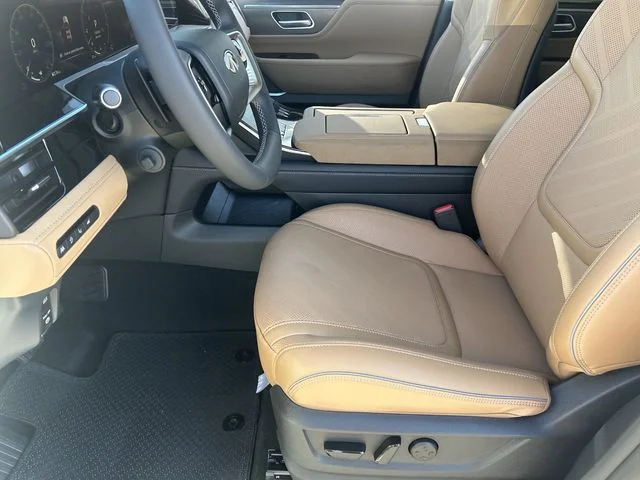 New 2027 RADIANT WHITE INFINITI Luxe 4WD image 21