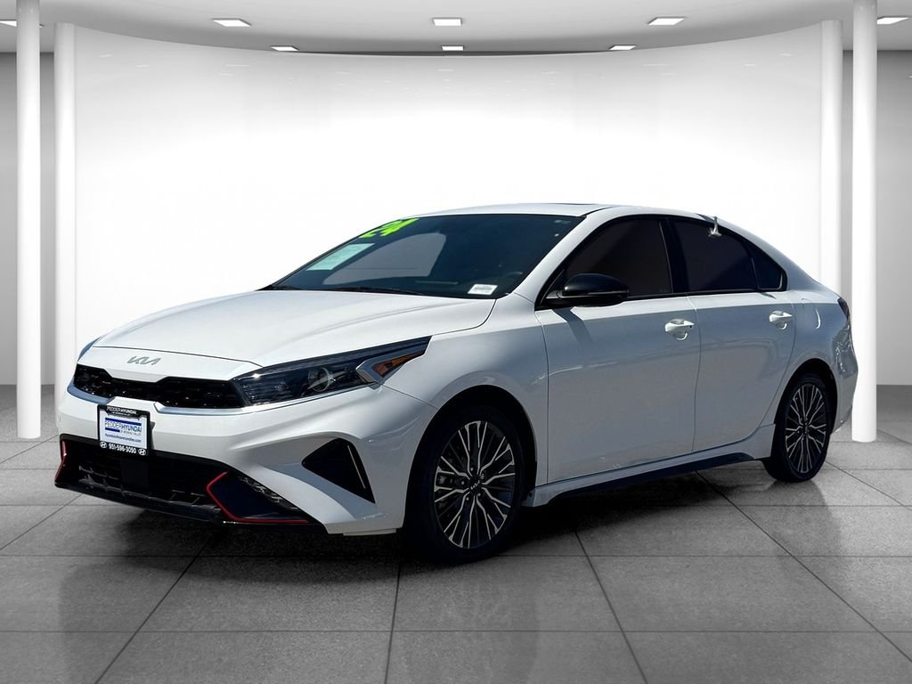 Used 2024 White Kia GT-Line image 2