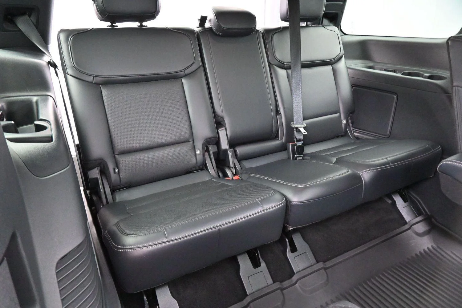 Used 2025 Black Ford Platinum image 46