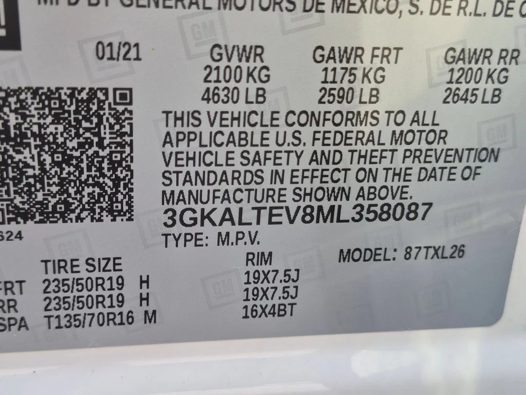 Used 2021 White GMC SLE image 27