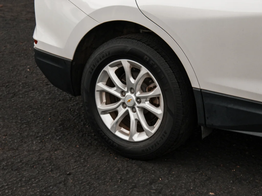 Used 2018 Iridescent Pearl Tricoat Chevrolet LT image 4