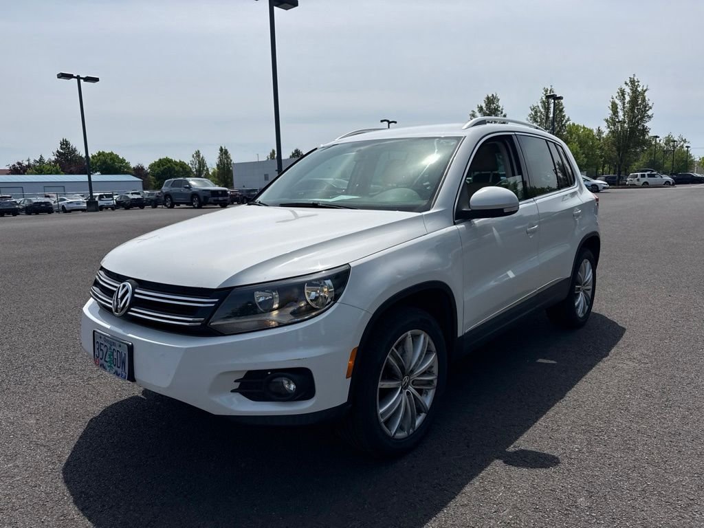 Used 2013 Candy White Volkswagen AWD One-Owner image 3