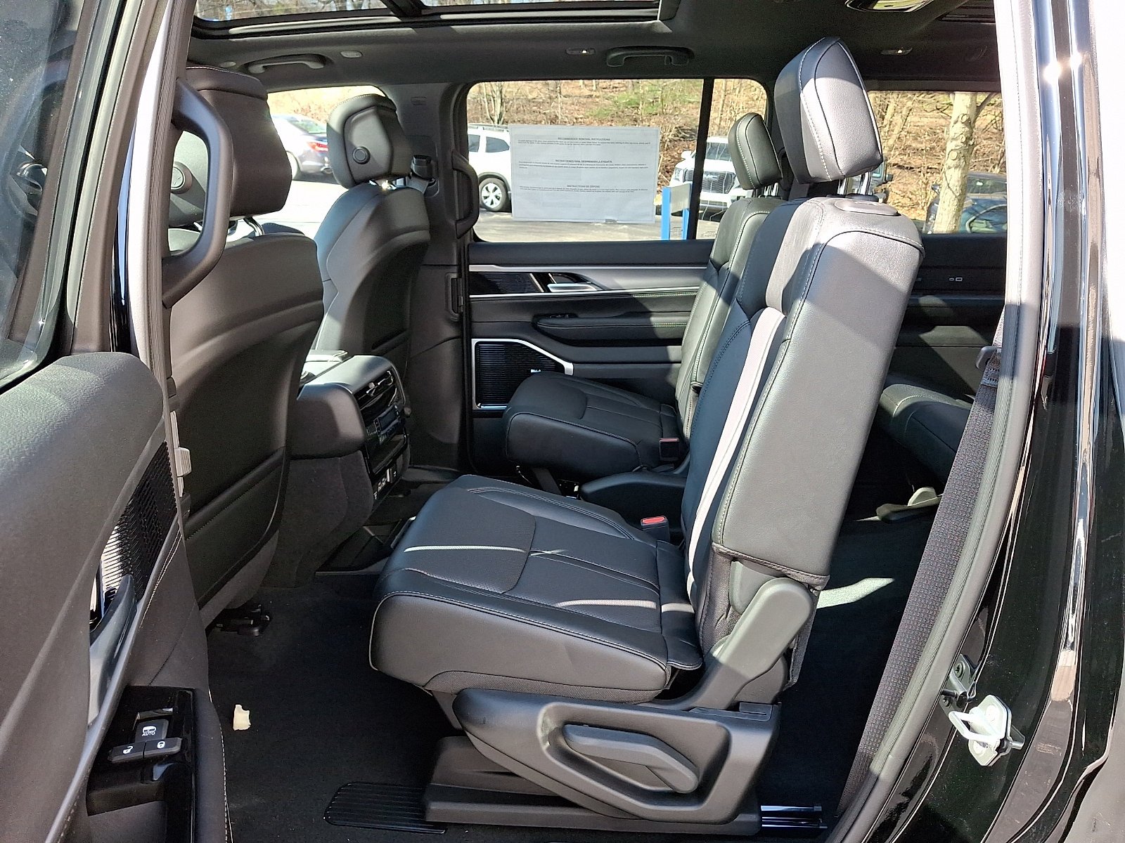 New 2026 High Gloss Black Exterior Paint Jeep Limited Altitude image 6