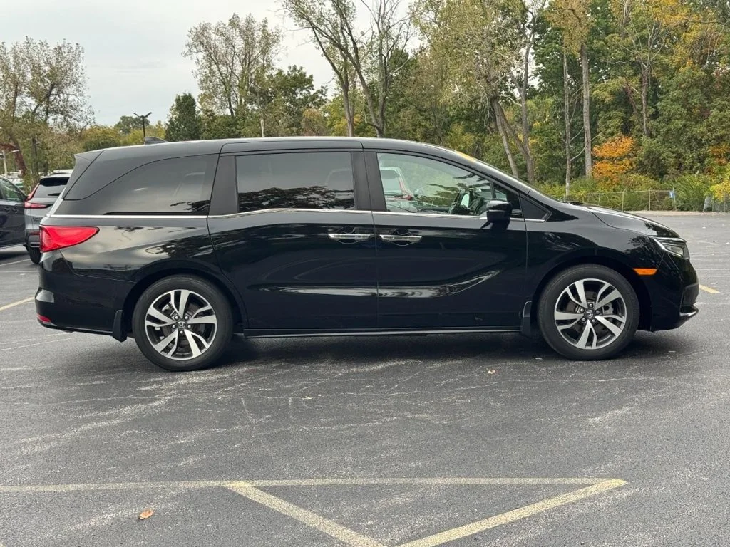 Used 2024 Black Honda Touring image 3