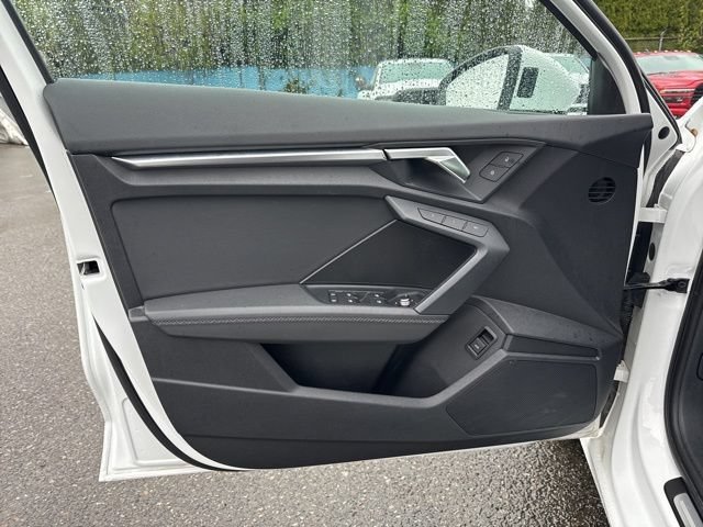 Used 2023 Ibis White Audi 40 Premium image 24