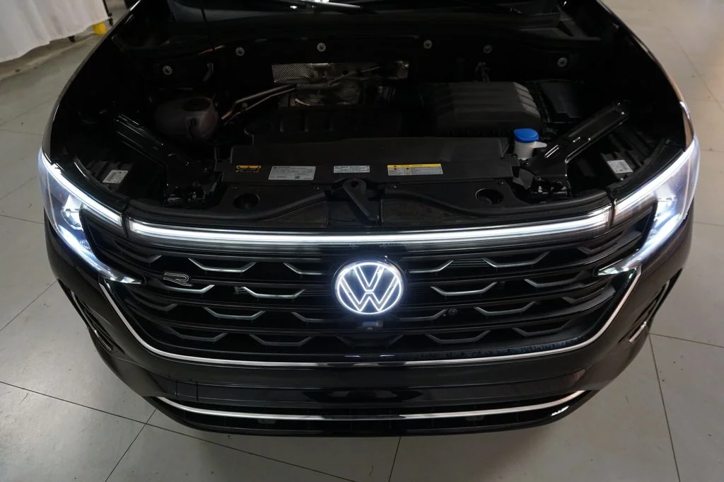 New 2026 Deep Black Volkswagen 2.0T SEL Premium R-Line image 35